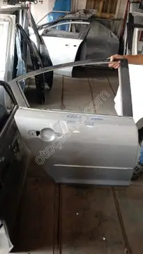 Mazda 3 Sağ Arka Kapı çıkma parça