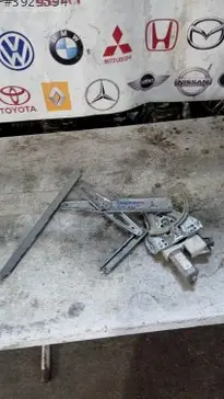 Toyota Avensis Sol Ön Cam Krikosu çıkma parça