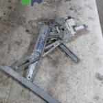 2003-2006 TOYOTA AVENSİS SOL ÖN CAM KRİKOSU
