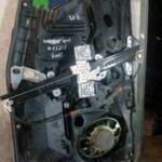 2003-2007 FORD FİESTA SAĞ ÖN CAM KRİKOSU