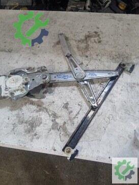 Toyota Auris Sol Ön Cam Krikosu çıkma parça