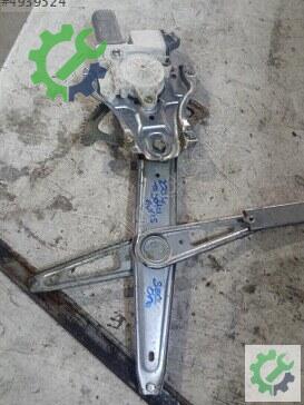 Toyota Auris Sol Ön Cam Krikosu 2003-2008 çıkma parça