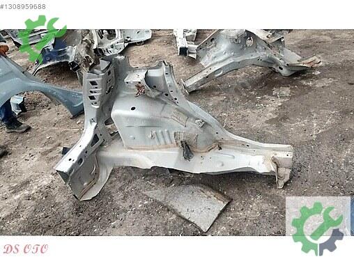 Ford Fiesta Sol Arka Çamurluk çıkma parça
