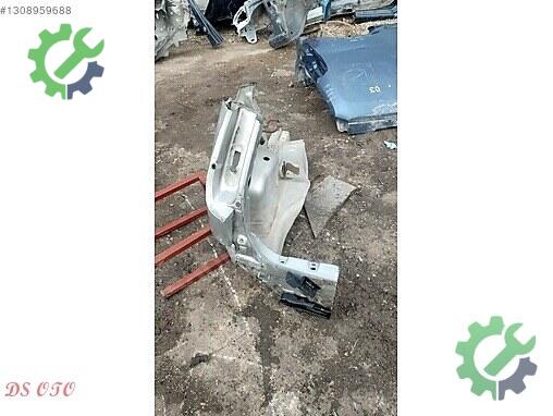 Ford Fiesta Sol Arka Çamurluk çıkma parça