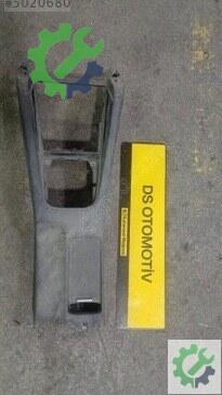 Volkswagen Golf Orta Konsol 2004-2007 çıkma parça