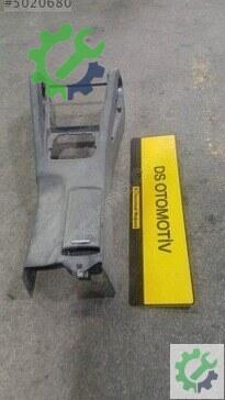 Volkswagen Golf Orta Konsol 2004-2007 çıkma parça