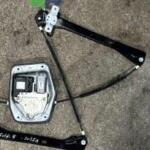 2004-2007 VOLKSWAGEN GOLF 5 SOL ÖN CAM KRİKOSU