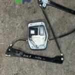 2004-2007 VOLKSWAGEN GOLF 5 SOL ÖN CAM KRİKOSU