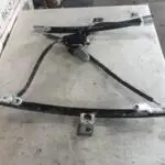 2004-2008 CHRYSLER VOYAGER SOL ÖN CAM KRİKOSU