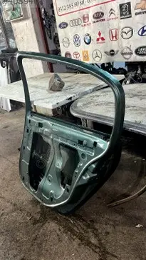 Renault Megane Sağ Arka Kapı 2004-2010 çıkma parça