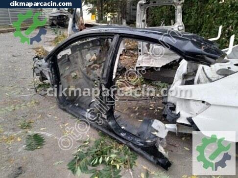 Toyota Avensis Sis Çerçevesi çıkma parça