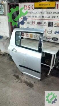 Suzuki Swift Sağ Arka Kapı 2005-2008 çıkma parça