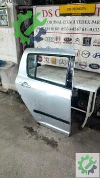 Suzuki Swift Sağ Arka Kapı 2005-2008 çıkma parça
