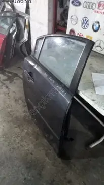 Mazda 3 Sağ Arka Kapı 2005-2009 çıkma parça