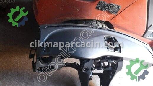 Mercedes-Benz C Serisi Torpido 2005-2009 çıkma parça