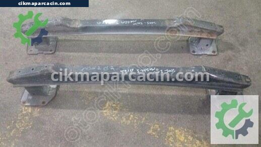 Mazda 3 Arka Tampon Demiri çıkma parça