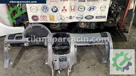 Hyundai Accent Torpido çıkma parça