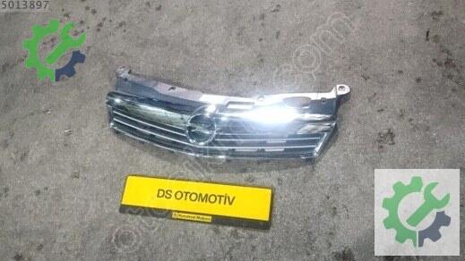 Opel Astra Ön Panjur çıkma parça