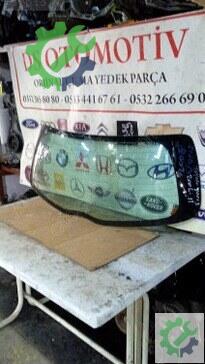 Toyota Yaris Arka Cam 2006-2011 çıkma parça