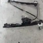 2007-2010 JEEP GRAND CHEROKE SAĞ ÖN CAM KRİKOSU