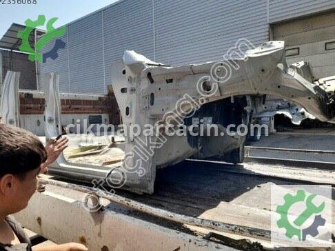 Nissan Navara Ara Bölme 2007-2011 çıkma parça