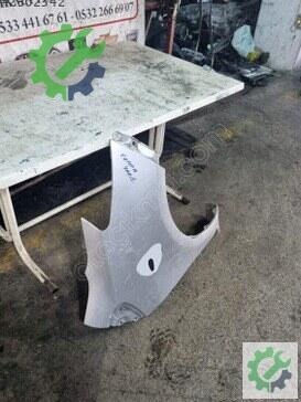 Toyota Yaris Sağ Ön Çamurluk 2007-2012 çıkma parça