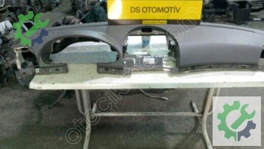 Mercedes-Benz E Serisi Torpido çıkma parça