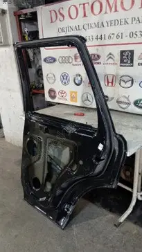 Land Rover Range Rover Sağ Arka Kapı 2008-2012 çıkma parça