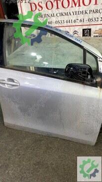 Toyota Yaris Sağ Ön Kapı 2008-2012 çıkma parça
