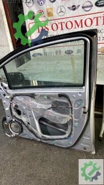 Toyota Yaris Sağ Ön Kapı 2008-2012 çıkma parça