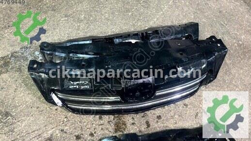 Toyota Corolla Ön Panjur 2009-2011 çıkma parça
