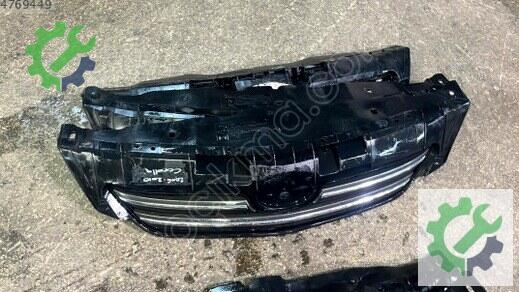 Toyota Corolla Ön Panjur 2009-2011 çıkma parça