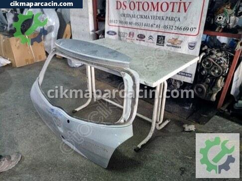 Toyota Yaris Bagaj Kapağı çıkma parça