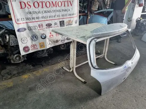 Toyota Yaris Bagaj Kapağı 2009-2012 çıkma parça