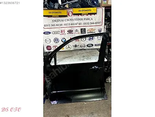 Nissan Navara Sağ Ön Kapı çıkma parça