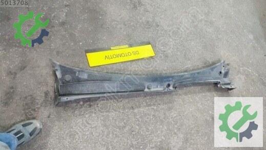 Renault Kangoo Ön Cam Izgarası 2010-2012 çıkma parça