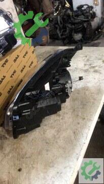 Nissan Qashqai Sağ Ön Far 2010-2013 çıkma parça