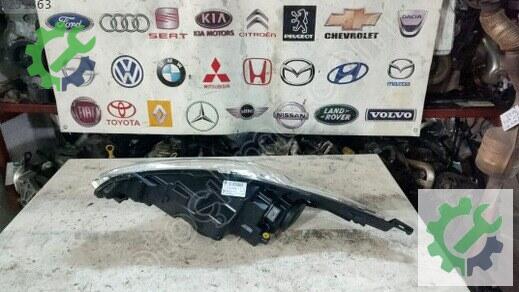 Ford Fiesta Sağ Ön Far 2010-2014 çıkma parça