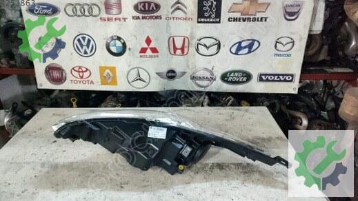 Ford Fiesta Sağ Ön Far 2010-2014 çıkma parça