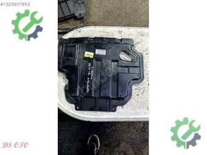 2010-2015 NİSSAN NAVARA MOTOR ALT KORUMA PLASTİGİ