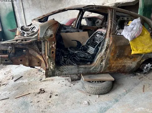 Mercedes-Benz B Serisi Yan Saç çıkma parça