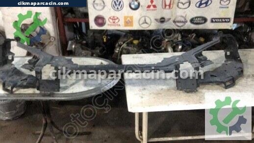 Volvo V40 Ön Panel çıkma parça