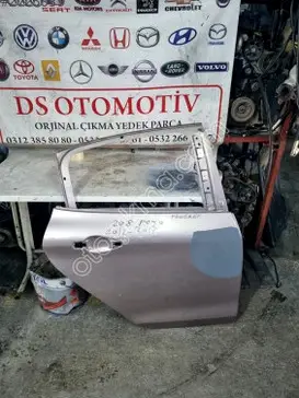 Peugeot 208 Sağ Arka Kapı 2012-2017 çıkma parça