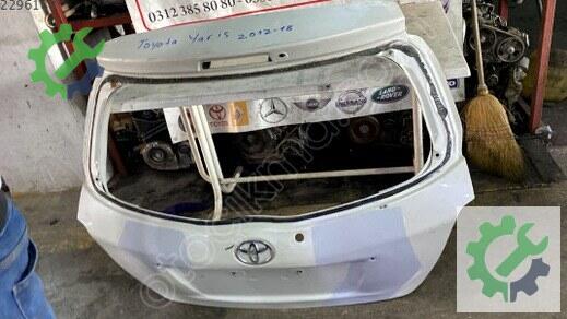 Toyota Yaris Bagaj Kapağı 2012-2018 çıkma parça