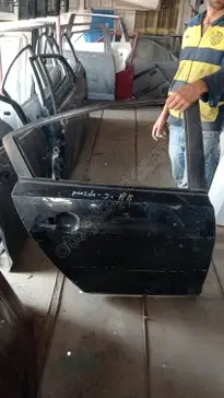 Mazda 3 Sağ Arka Kapı çıkma parça