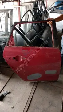 Mazda 3 Sağ Arka Kapı çıkma parça