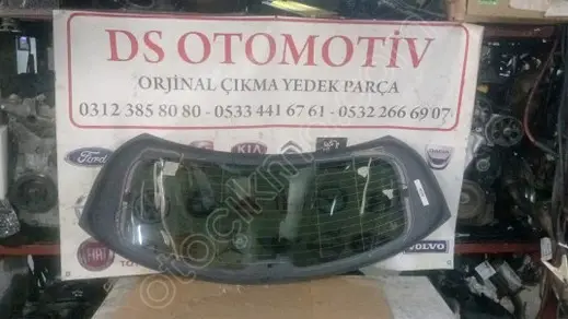 Mercedes-Benz GLA Arka Cam 2013-2016 çıkma parça