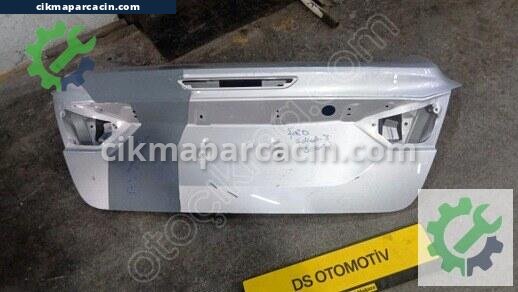 Ford Focus Bagaj Kapağı çıkma parça