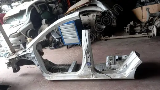 Toyota Auris Sol Marşpiyel Sacı çıkma parça