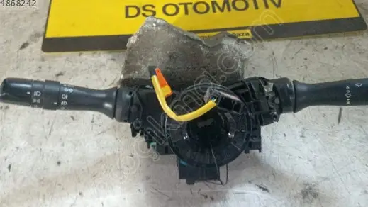 Toyota Yaris Sinyal Kolu 2013-2017 çıkma parça
